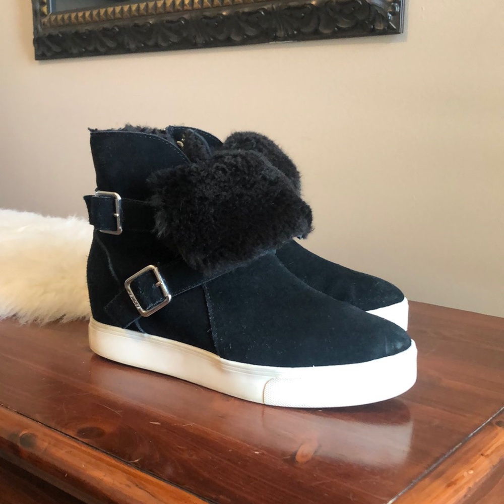 J/Slides black suede Wells
